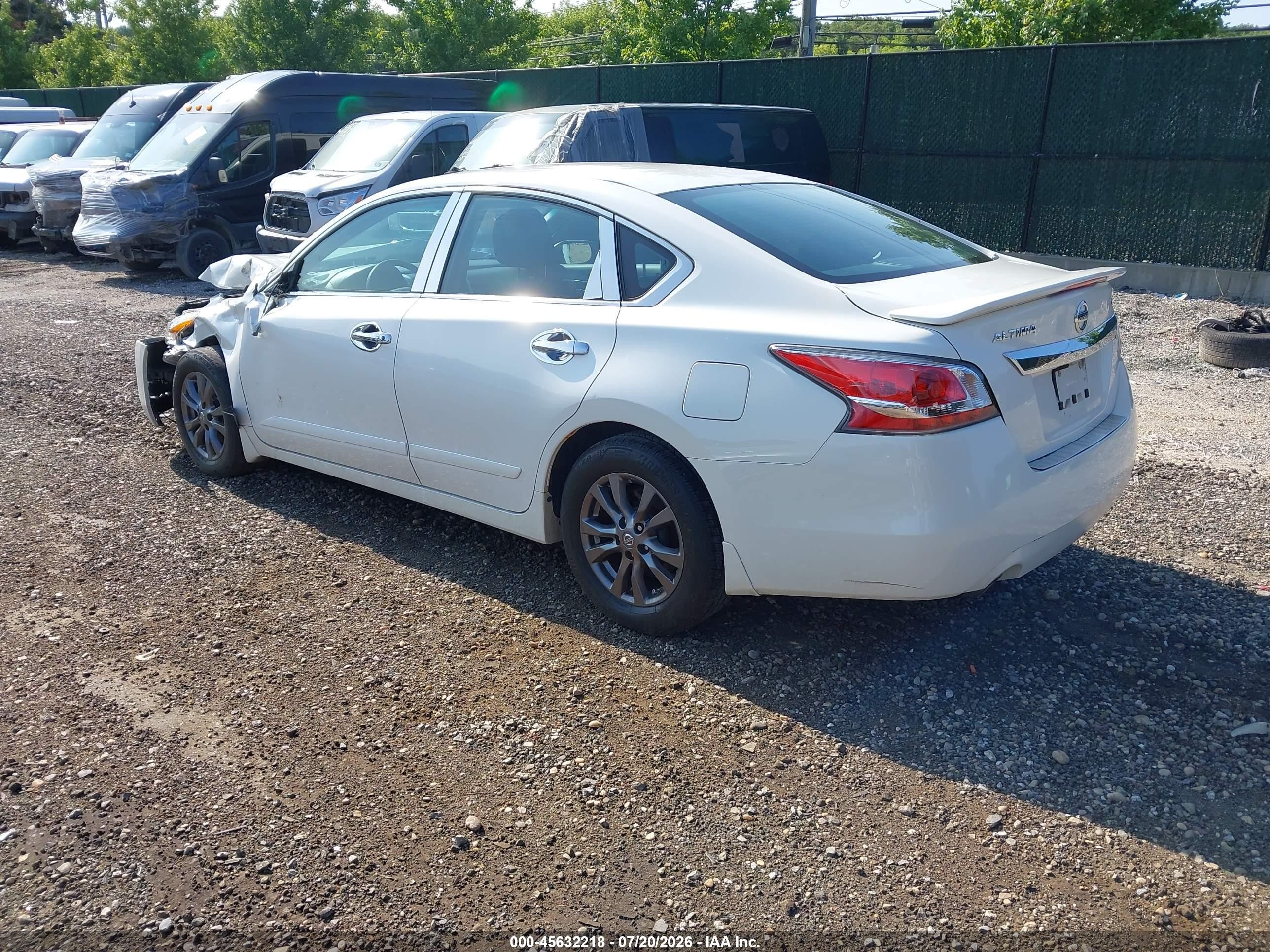 2015 Nissan Altima 2.5 S White vin: 1N4AL3AP6FN356270