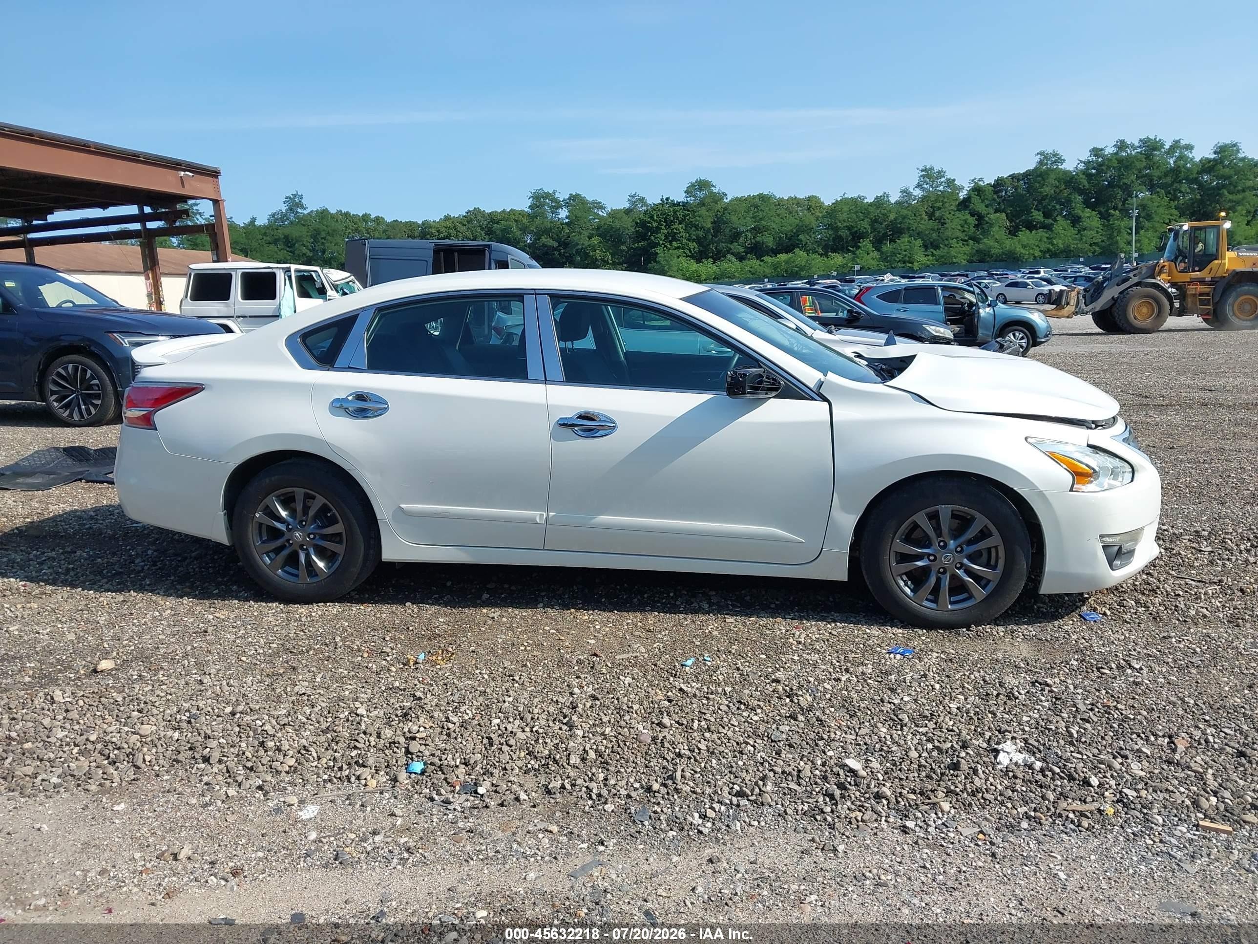 2015 Nissan Altima 2.5 S White vin: 1N4AL3AP6FN356270
