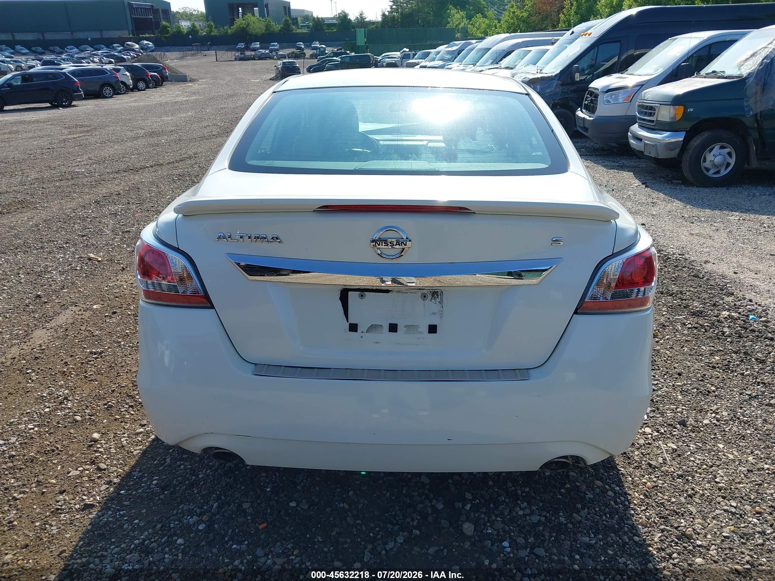 2015 Nissan Altima 2.5 S White vin: 1N4AL3AP6FN356270