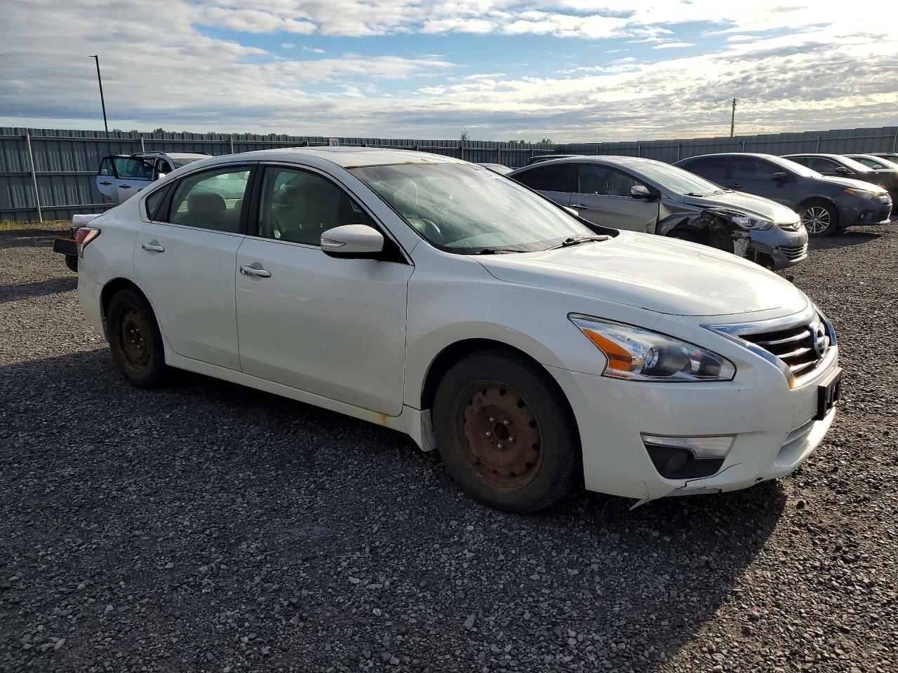 2015 Nissan Altima 2.5 White vin: 1N4AL3AP6FN358889