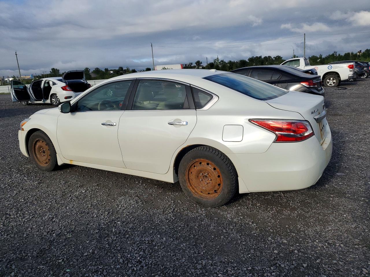 2015 Nissan Altima 2.5 White vin: 1N4AL3AP6FN358889