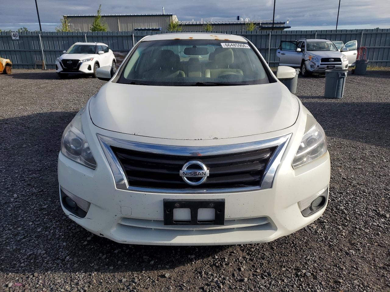 2015 Nissan Altima 2.5 White vin: 1N4AL3AP6FN358889