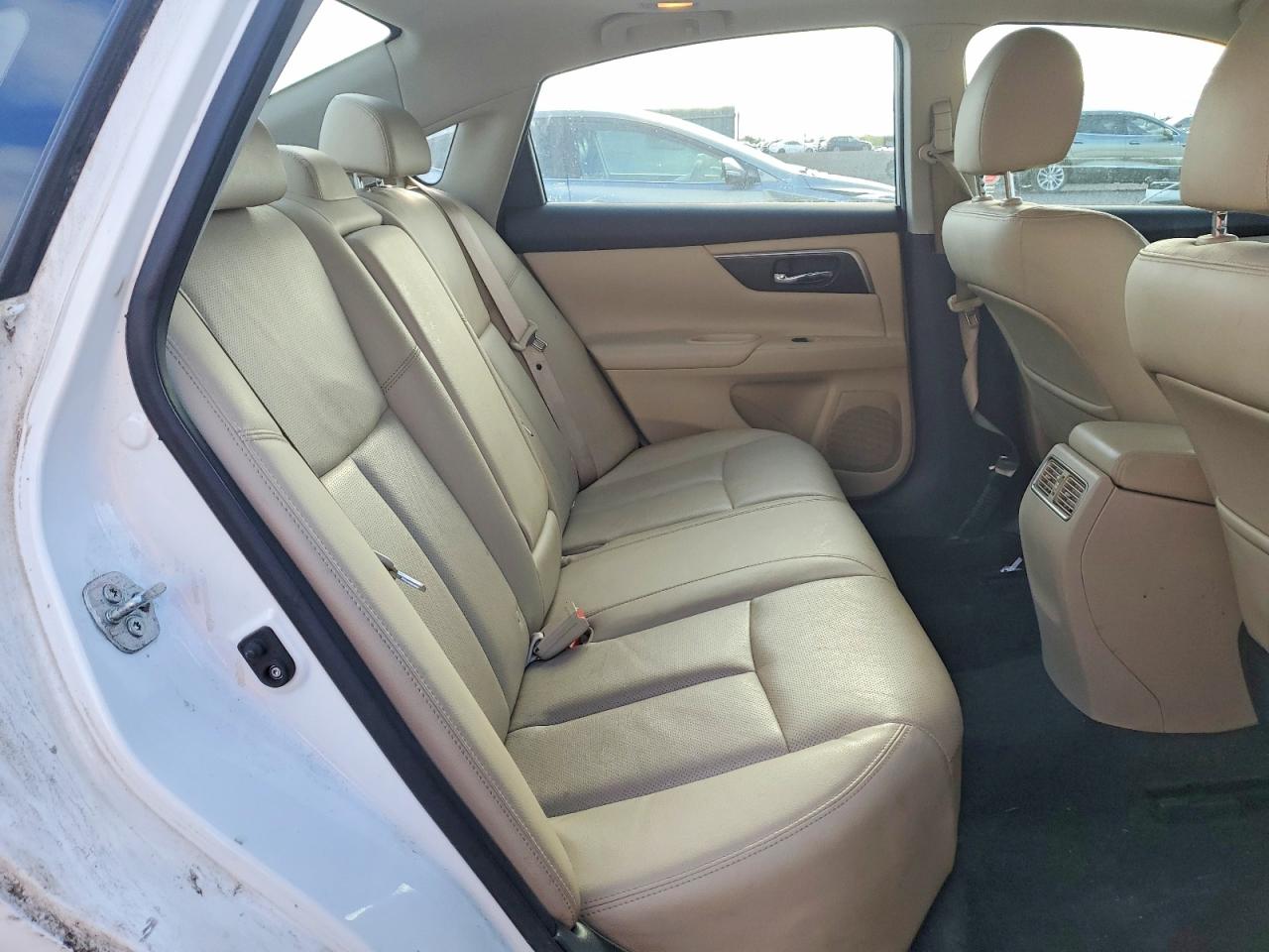 2015 Nissan Altima 2.5 White vin: 1N4AL3AP6FN358889
