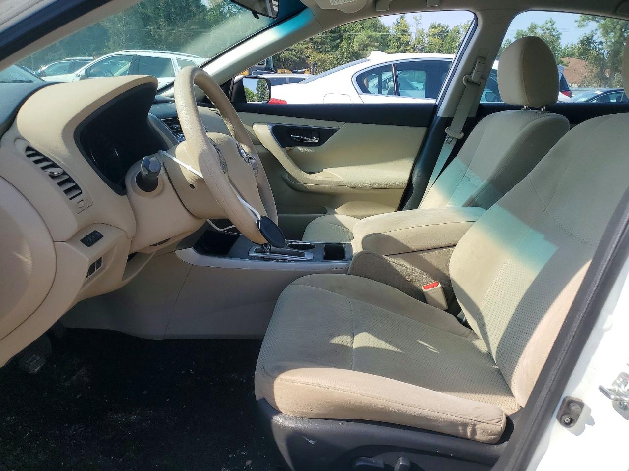 2015 Nissan Altima 2.5 S White vin: 1N4AL3AP6FN368905