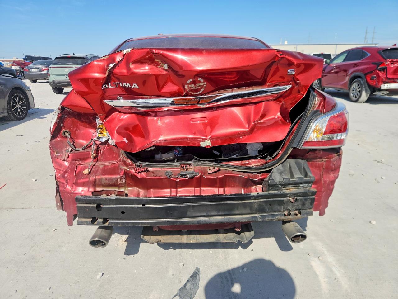 2015 Nissan Altima 2.5 S Red vin: 1N4AL3AP6FN380892