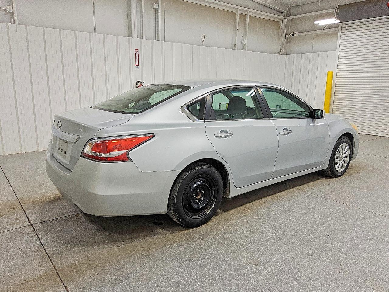 2015 Nissan Altima 2.5 S Silver vin: 1N4AL3AP6FN389687
