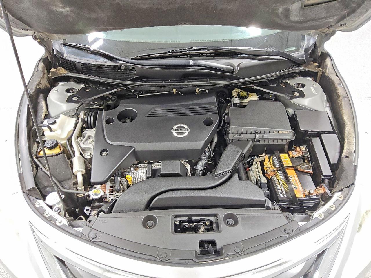 2015 Nissan Altima 2.5 S Silver vin: 1N4AL3AP6FN389687
