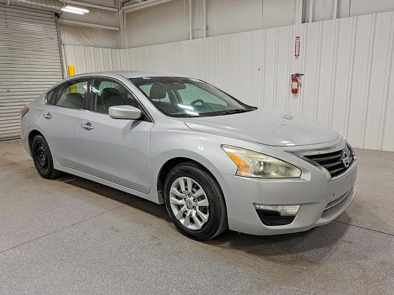 2015 Nissan Altima 2.5 S Silver vin: 1N4AL3AP6FN389687