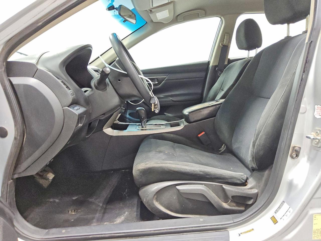 2015 Nissan Altima 2.5 S Silver vin: 1N4AL3AP6FN389687
