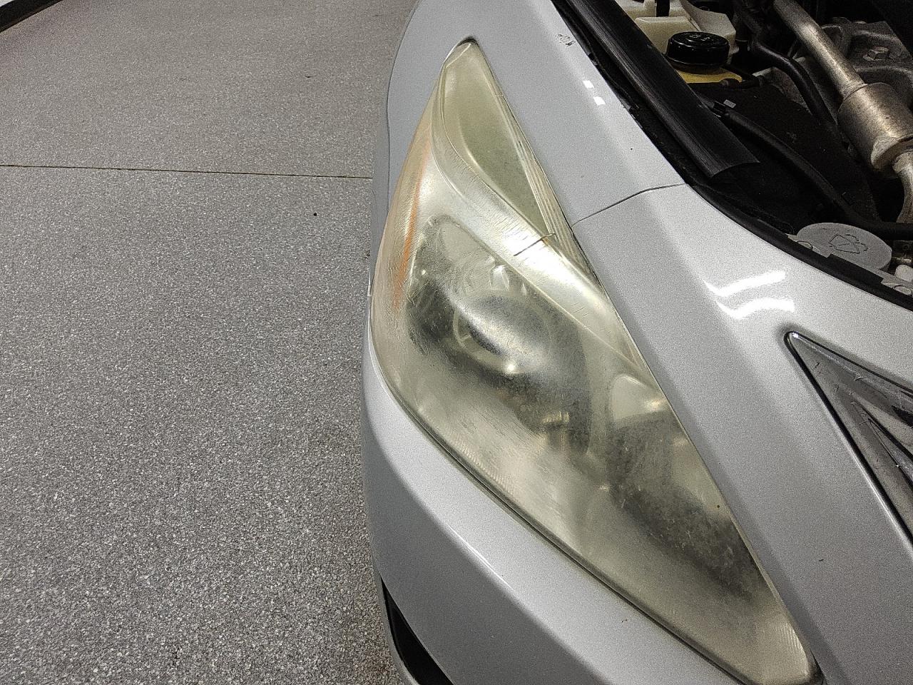 2015 Nissan Altima 2.5 S Silver vin: 1N4AL3AP6FN389687 Damage: Right Head Lamp, Faded, Repair Required