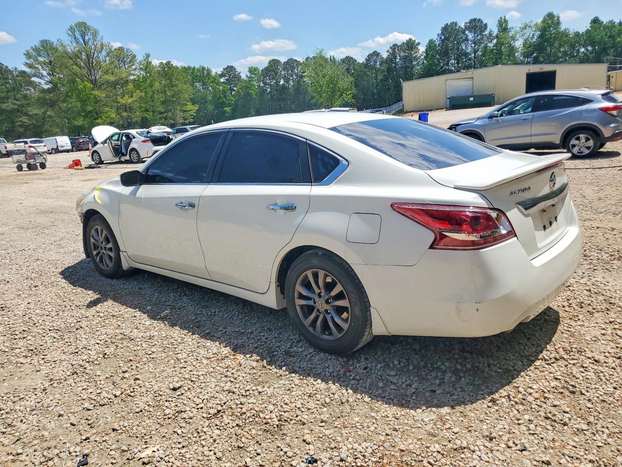 2015 Nissan Altima 2.5 S White vin: 1N4AL3AP6FN393528