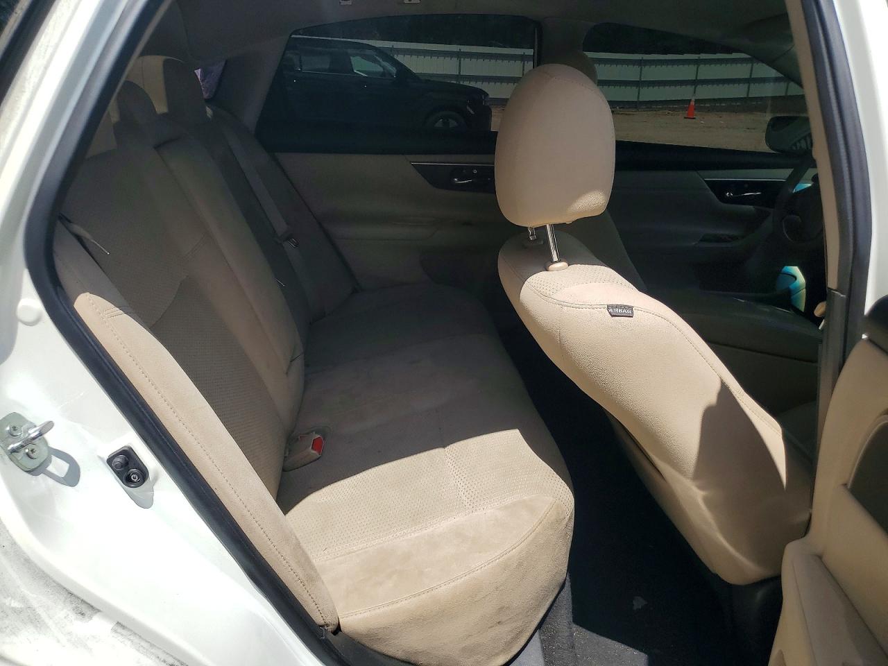 2015 Nissan Altima 2.5 S White vin: 1N4AL3AP6FN393528