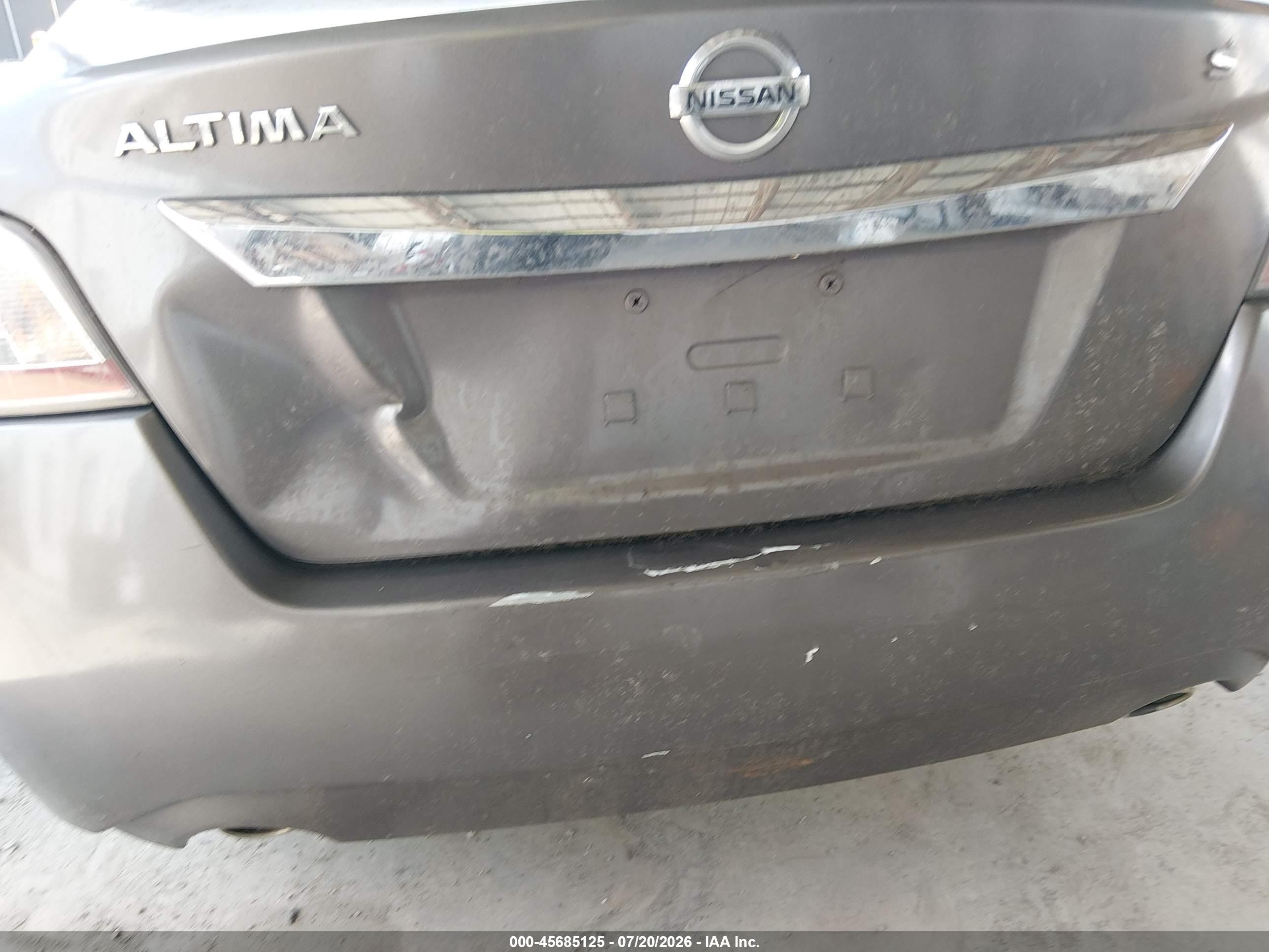 2015 Nissan Altima   Gray vin: 1N4AL3AP6FN396008