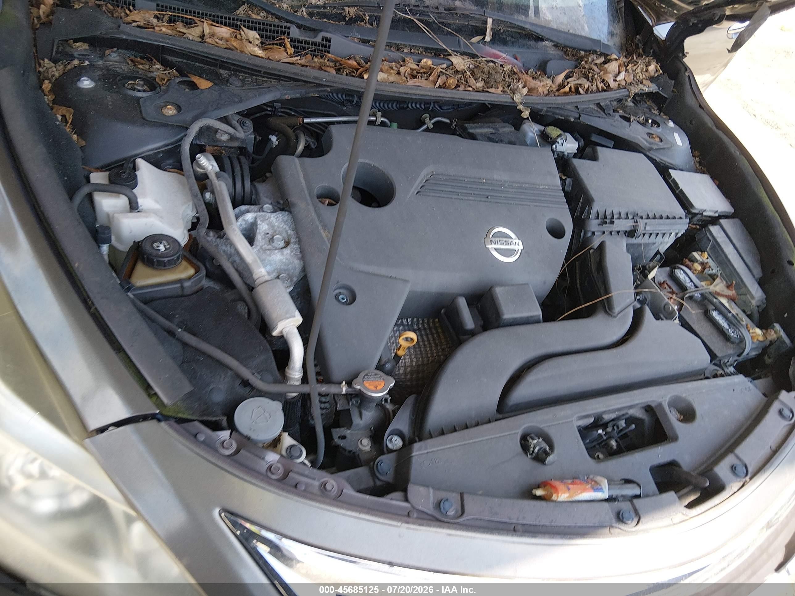 2015 Nissan Altima   Gray vin: 1N4AL3AP6FN396008