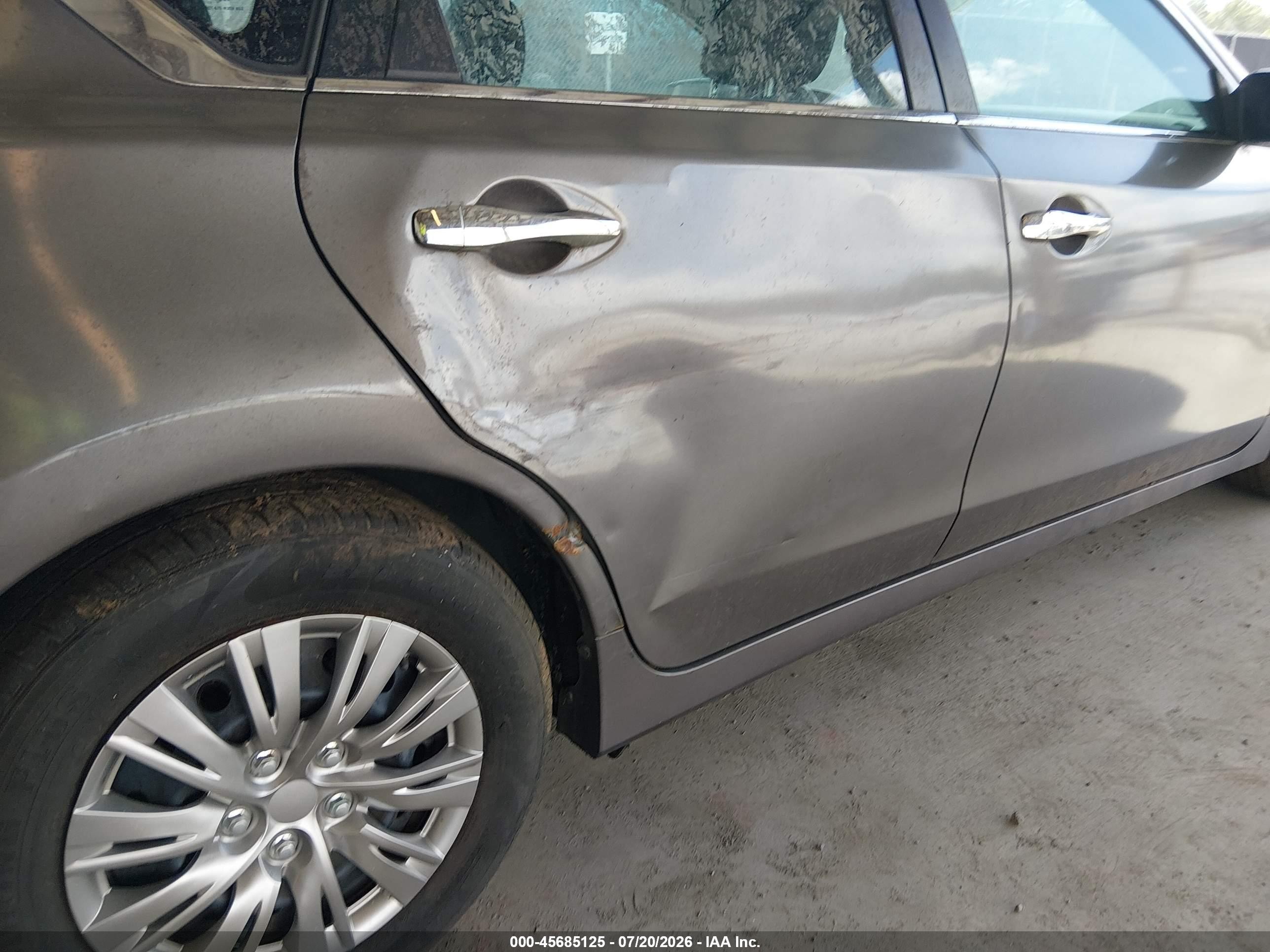 2015 Nissan Altima   Gray vin: 1N4AL3AP6FN396008