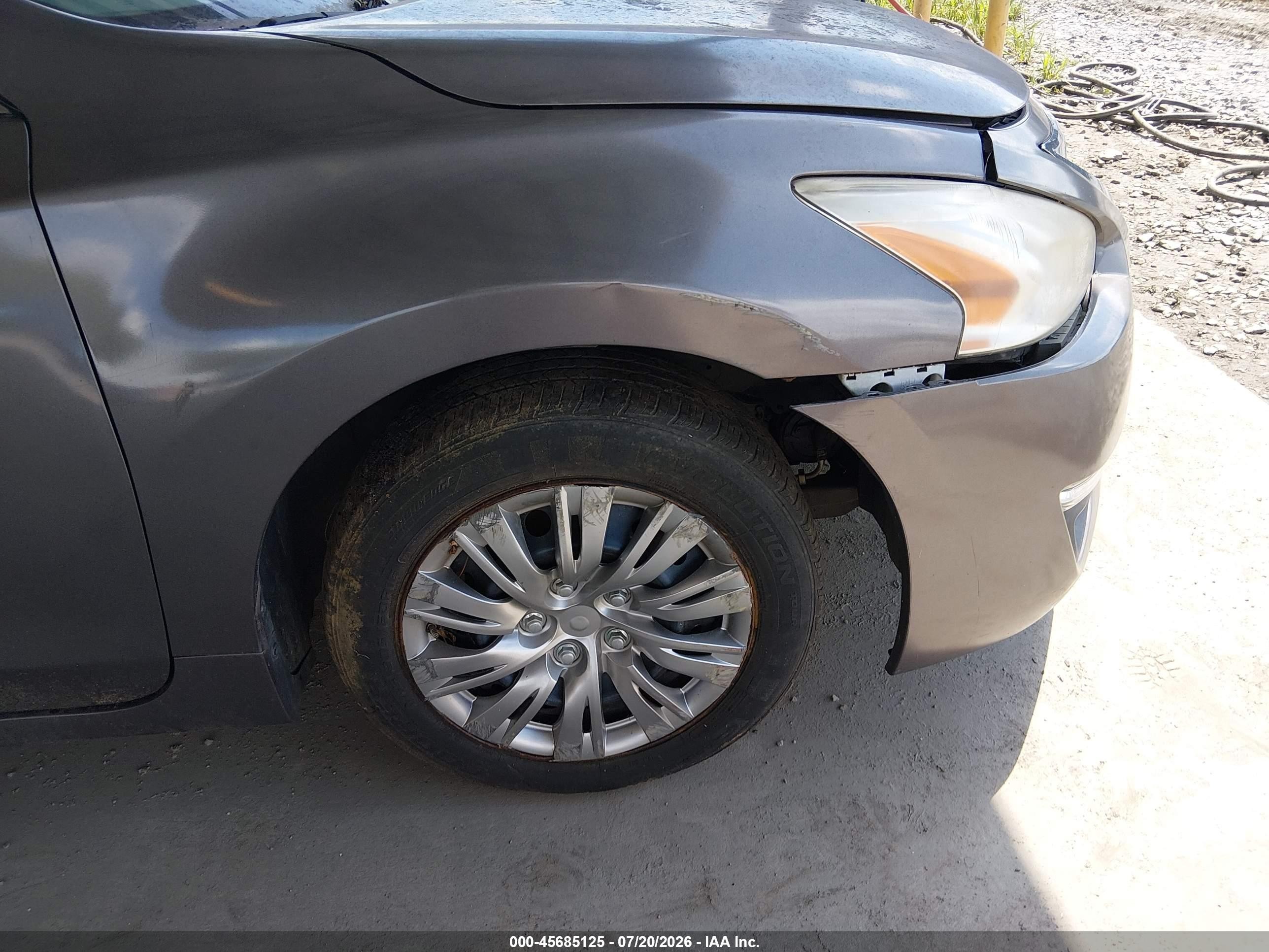 2015 Nissan Altima   Gray vin: 1N4AL3AP6FN396008