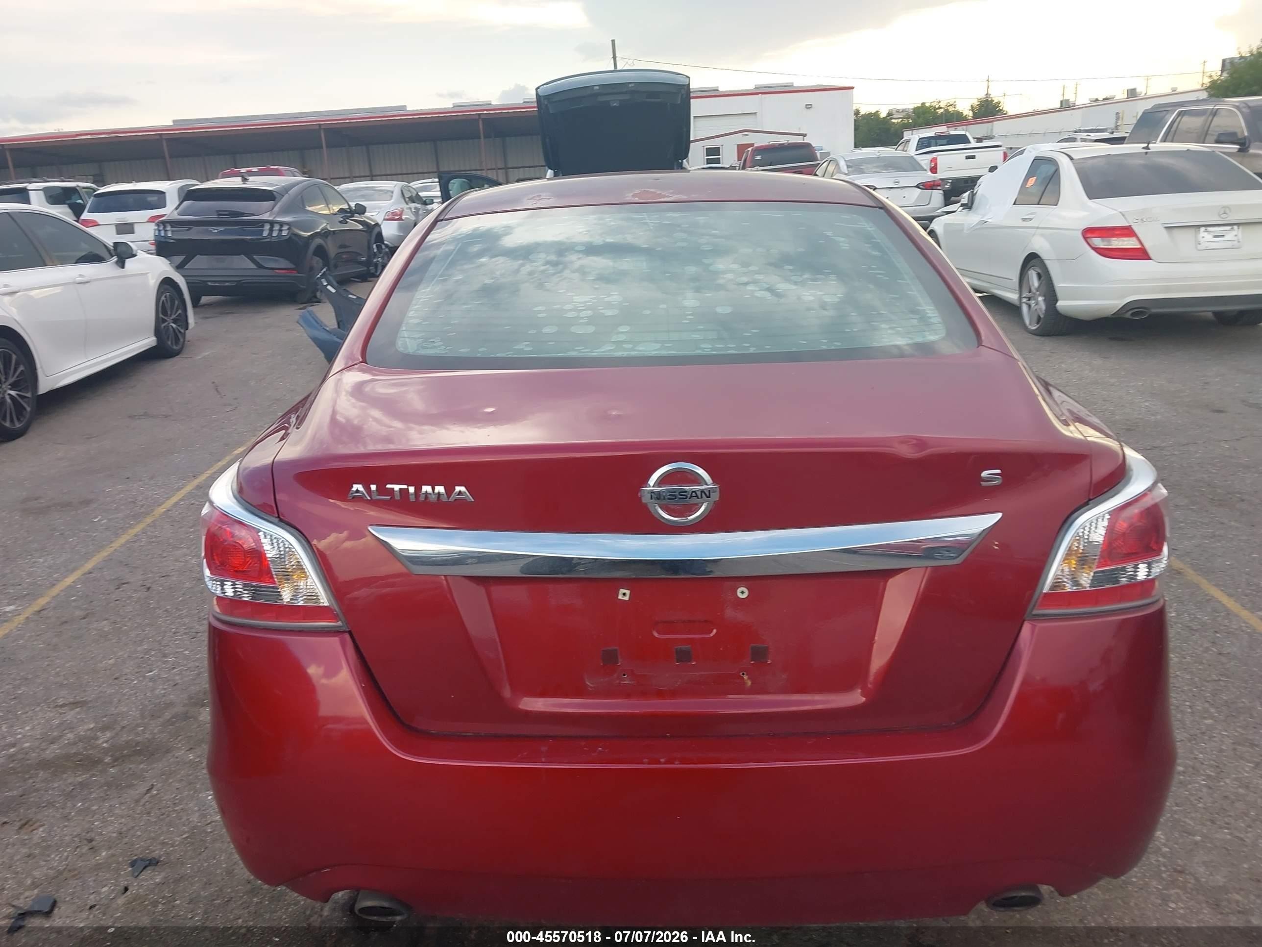 2015 Nissan Altima 2.5 S Красный vin: 1N4AL3AP6FN879742