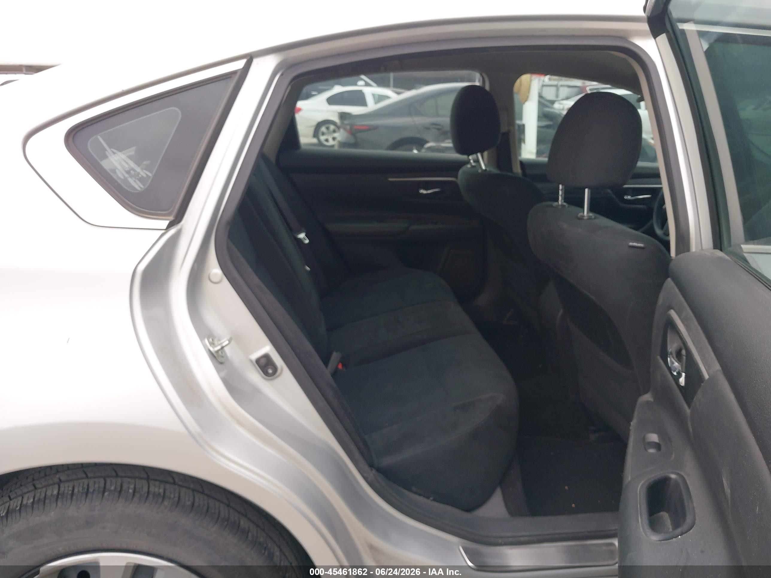 2015 Nissan Altima 2.5 S Серебряный vin: 1N4AL3AP6FN880261