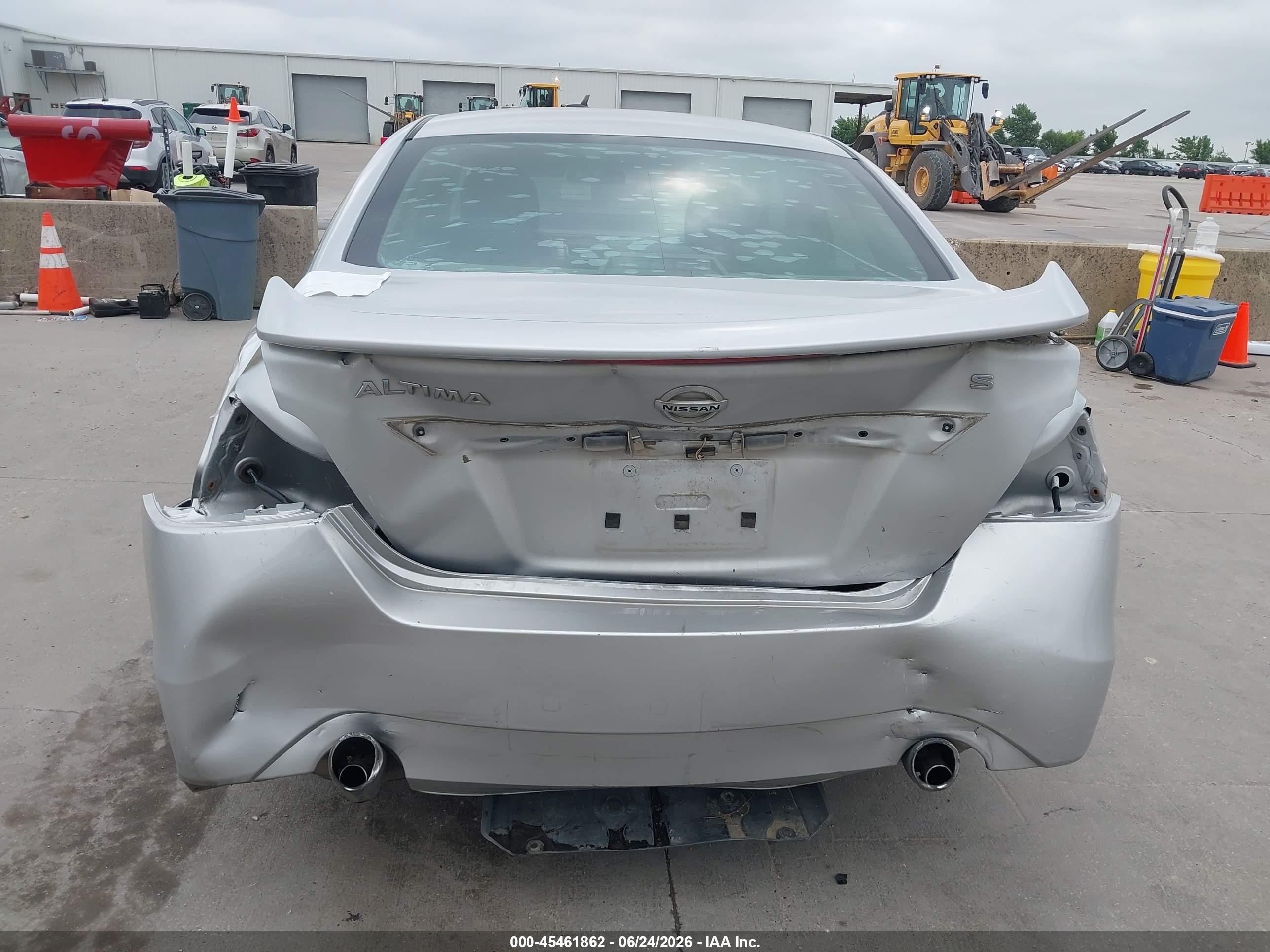 2015 Nissan Altima 2.5 S Серебряный vin: 1N4AL3AP6FN880261