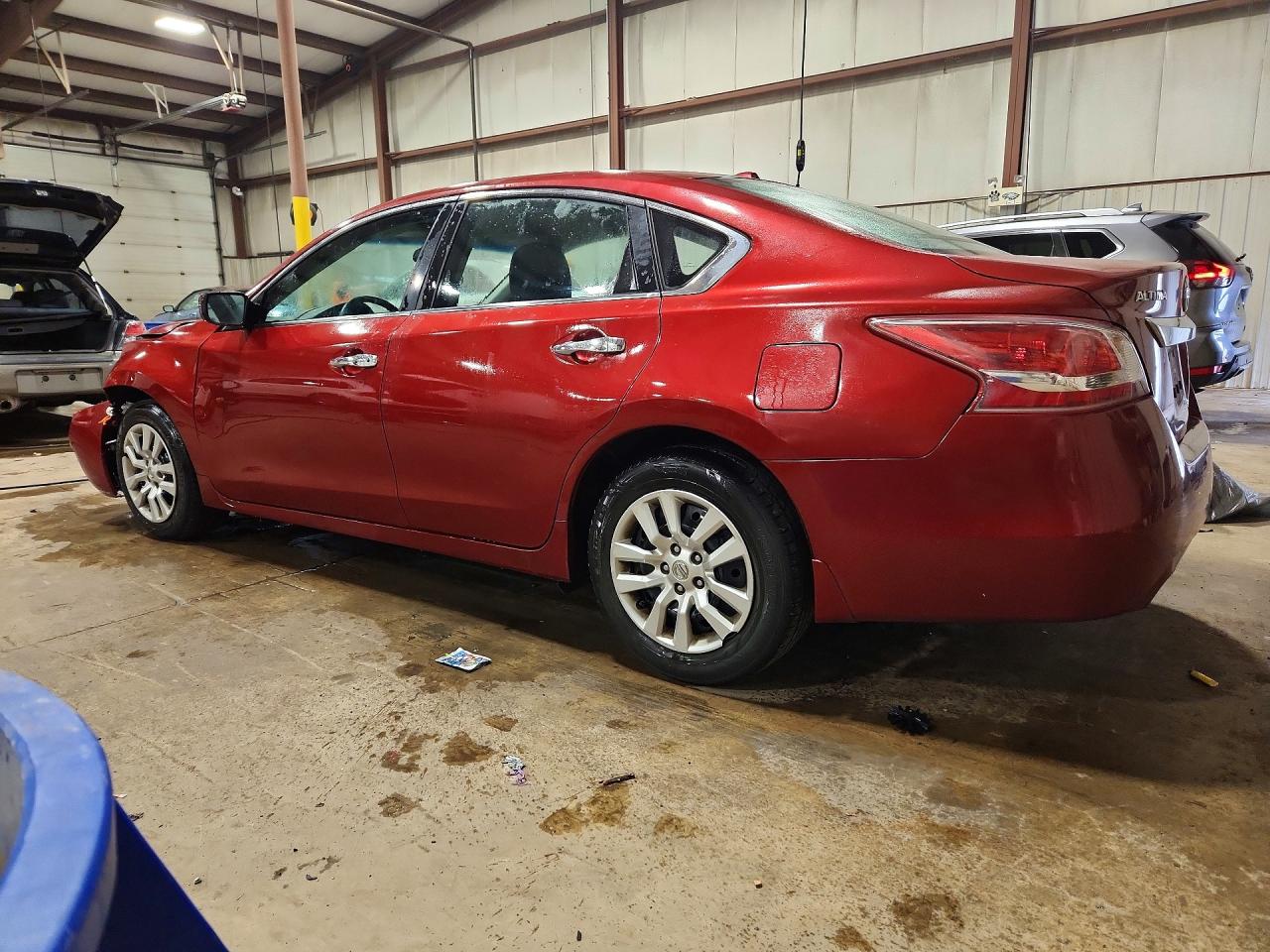 2015 Nissan Altima 2.5 S Maroon vin: 1N4AL3AP6FN884598