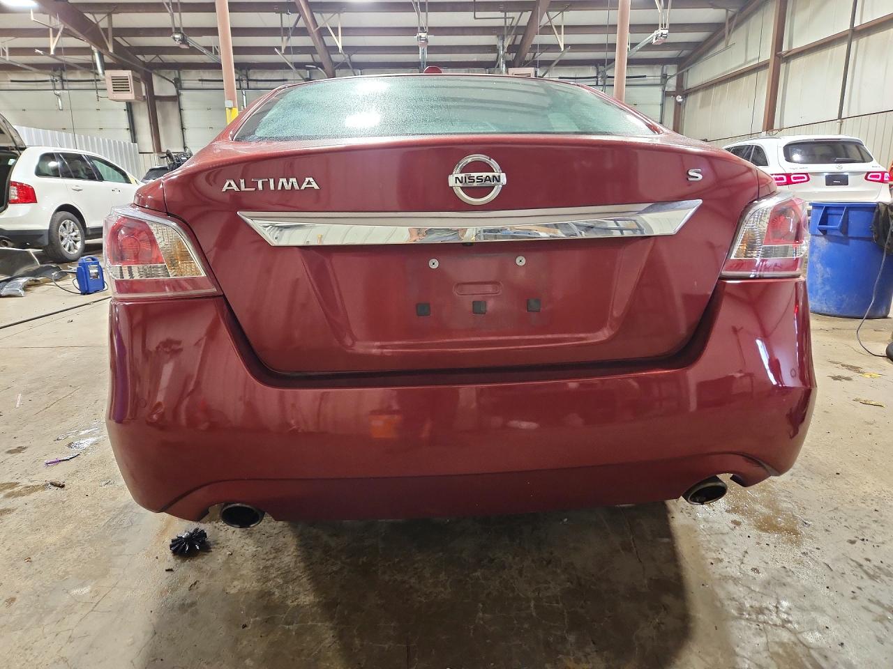 2015 Nissan Altima 2.5 S Maroon vin: 1N4AL3AP6FN884598