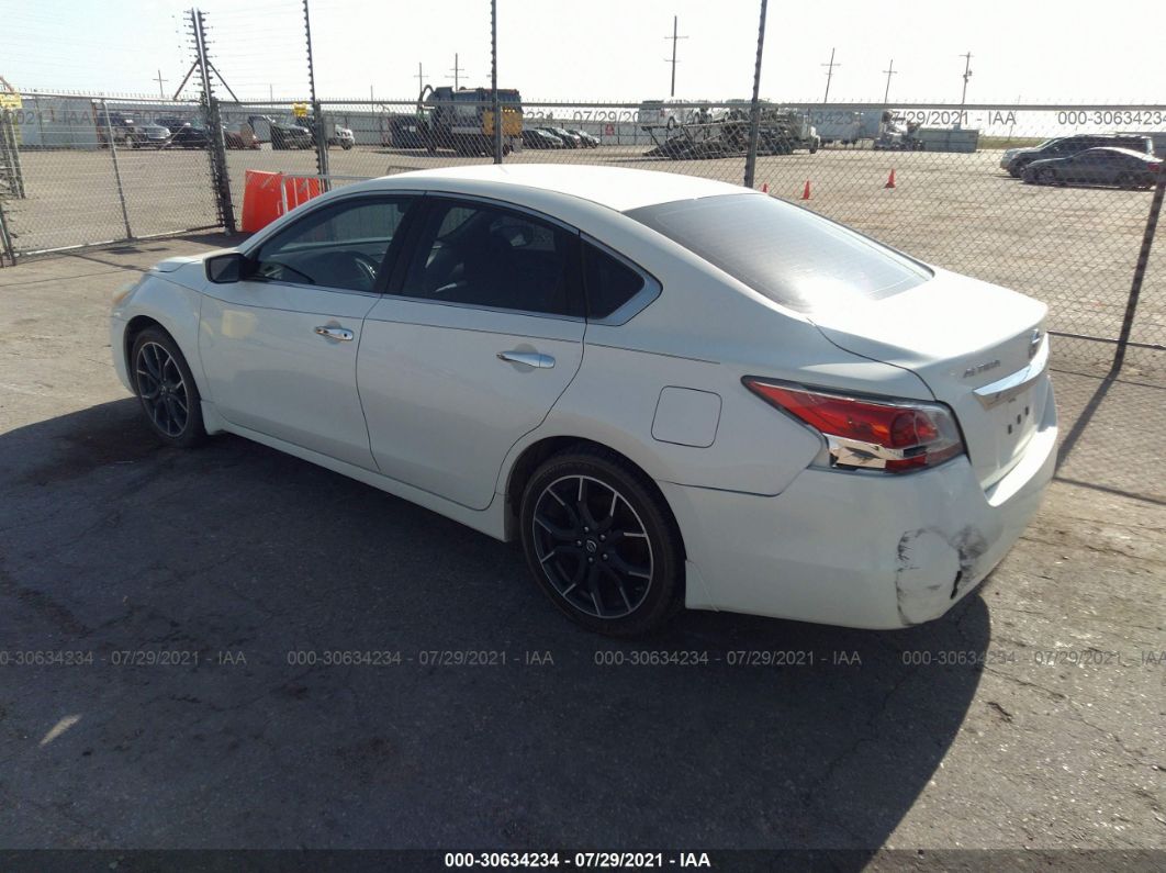 2015 Nissan Altima 2.5 S White vin: 1N4AL3AP6FN890224