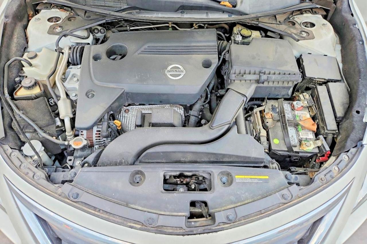 2015 Nissan Altima 2.5 S White vin: 1N4AL3AP6FN890224