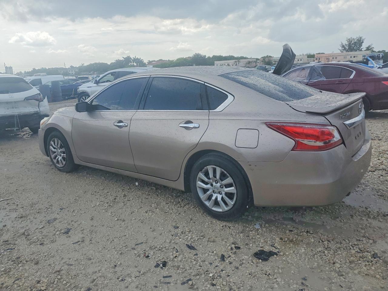 2015 Nissan Altima 2.5 S Gold vin: 1N4AL3AP6FN891325