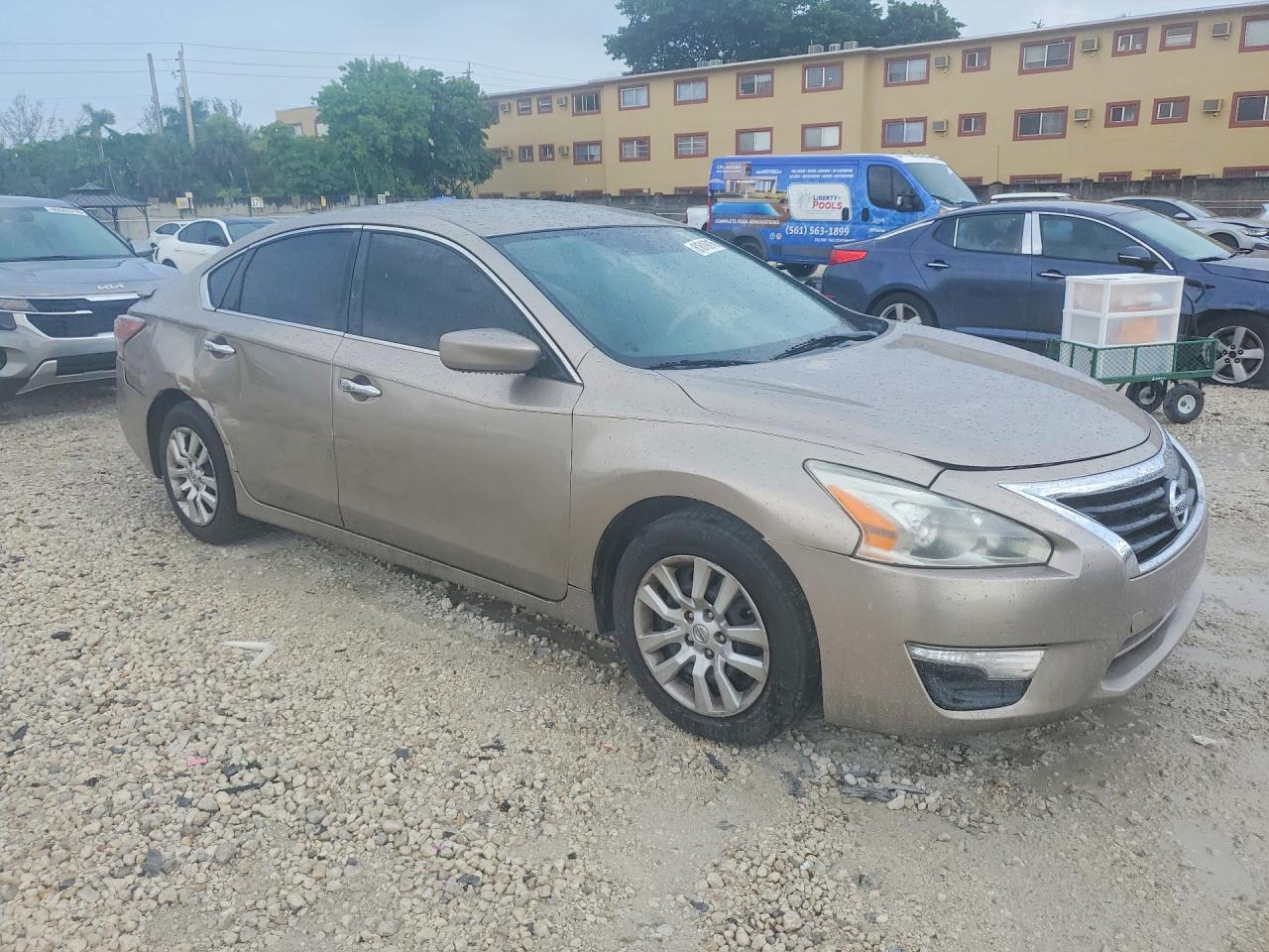 2015 Nissan Altima 2.5 S Gold vin: 1N4AL3AP6FN891325