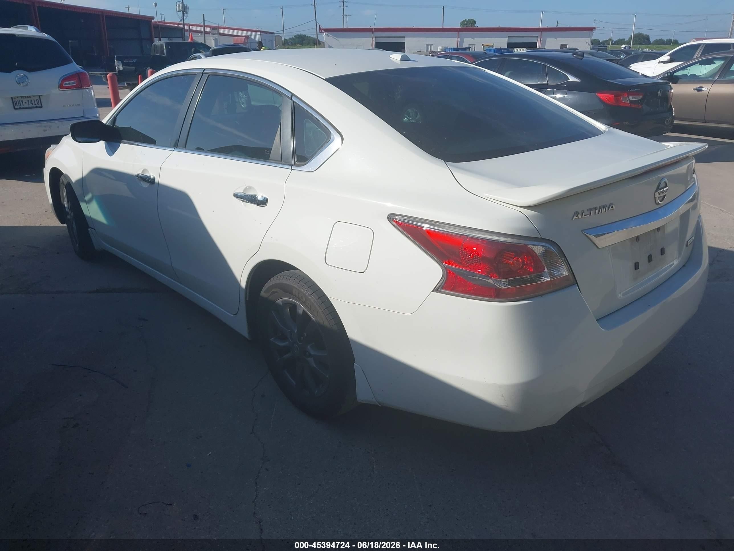 2015 Nissan Altima 2.5 S White vin: 1N4AL3AP6FN894869
