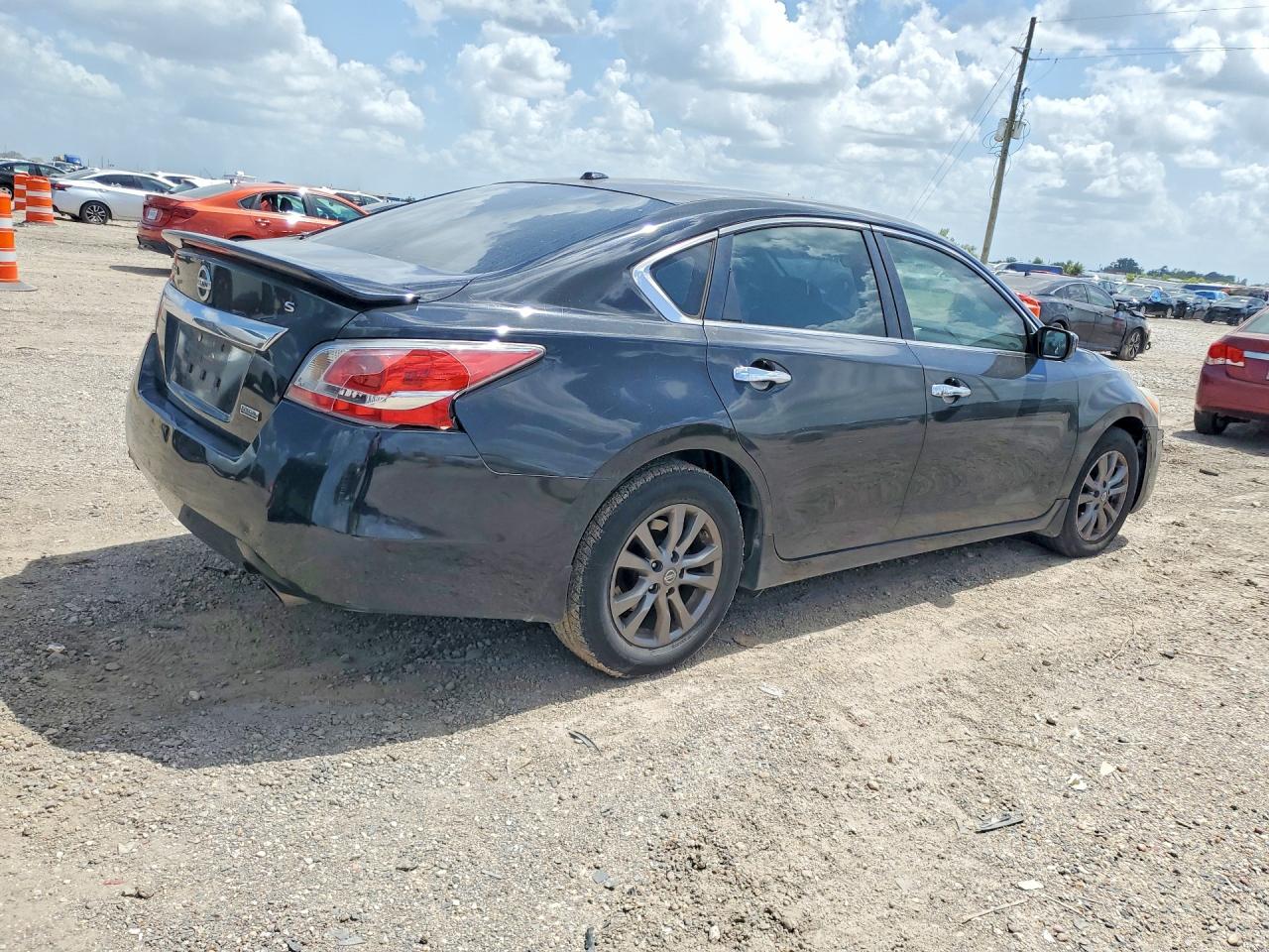 2015 Nissan Altima 2.5 S Black vin: 1N4AL3AP6FN899344