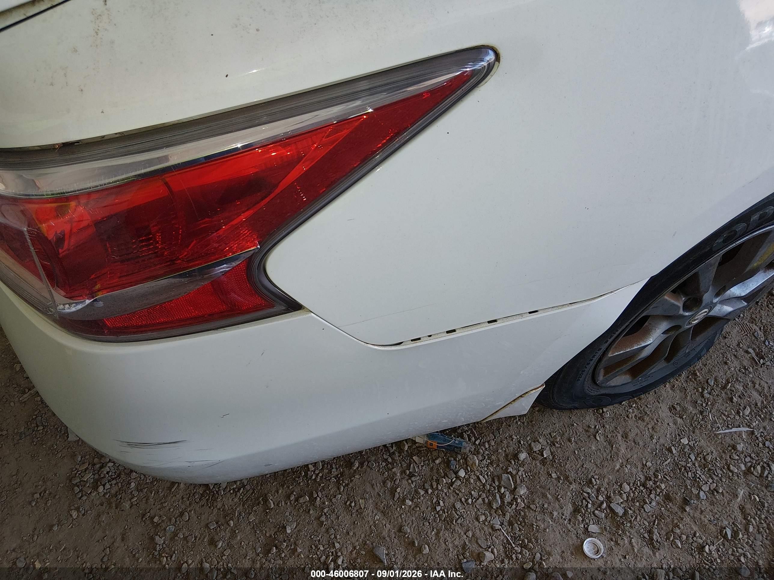 2015 Nissan Altima 2.5 S White vin: 1N4AL3AP6FN912917