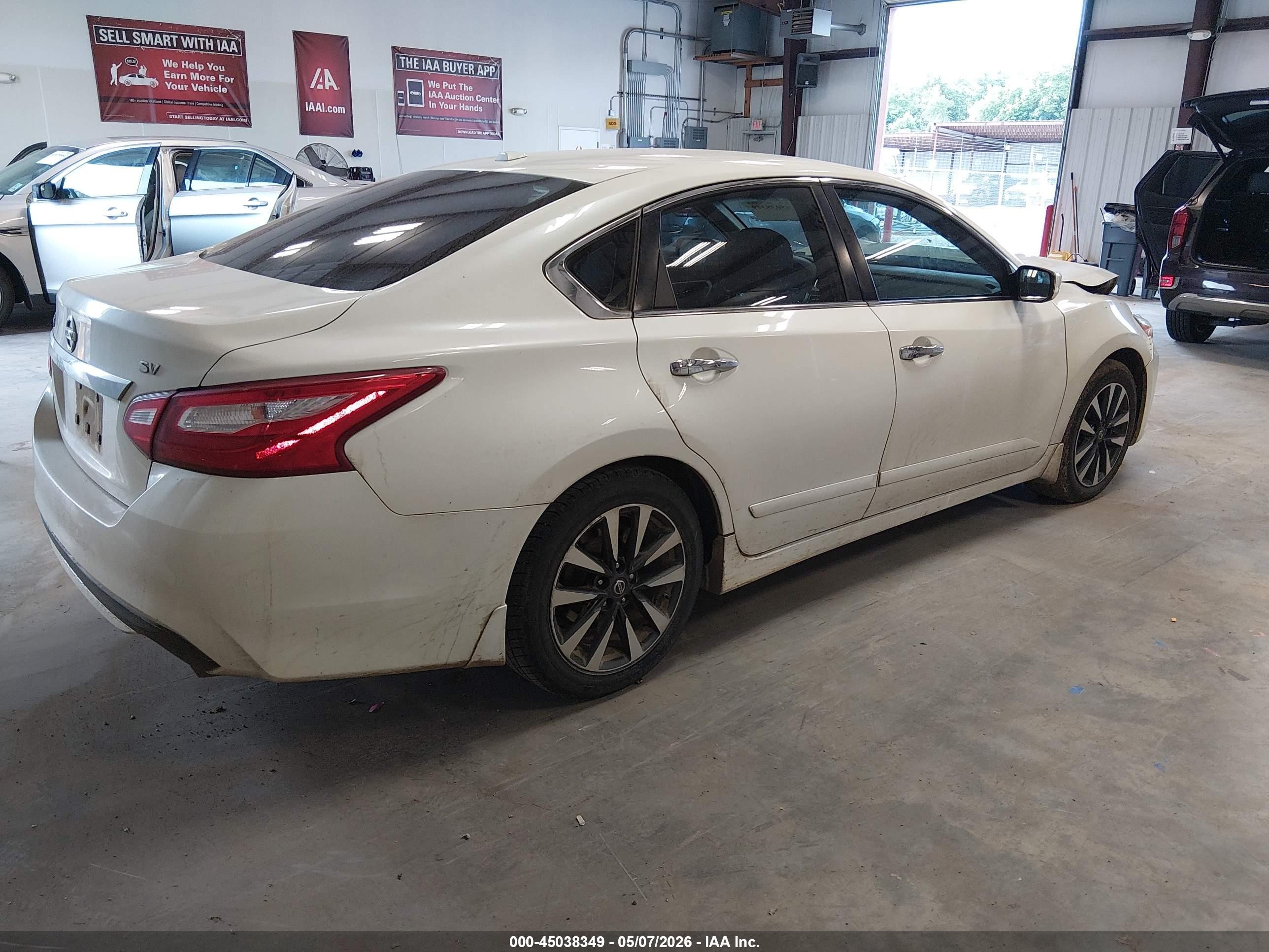 2016 Nissan Altima 2.5 Sv White vin: 1N4AL3AP6GC241696