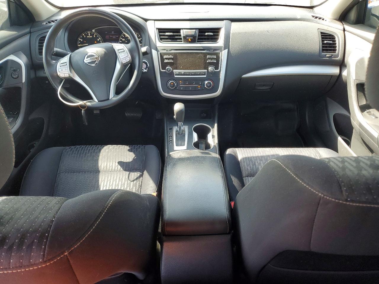 2016 Niss Altima Silver vin: 1N4AL3AP6GN373278