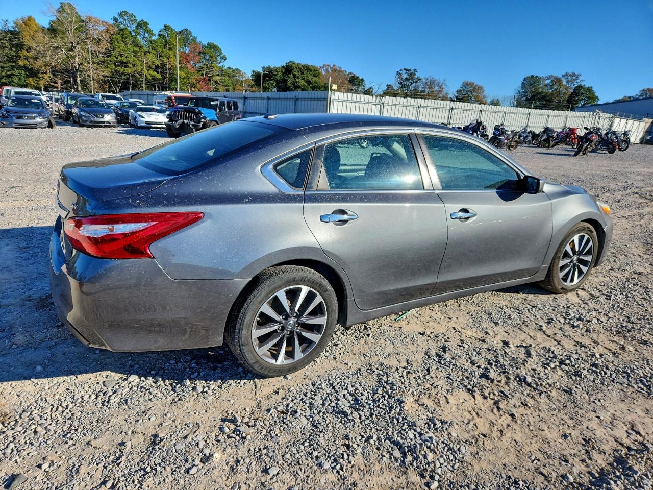 2017 Nissan Altima 2.5 Silver vin: 1N4AL3AP6HC192694