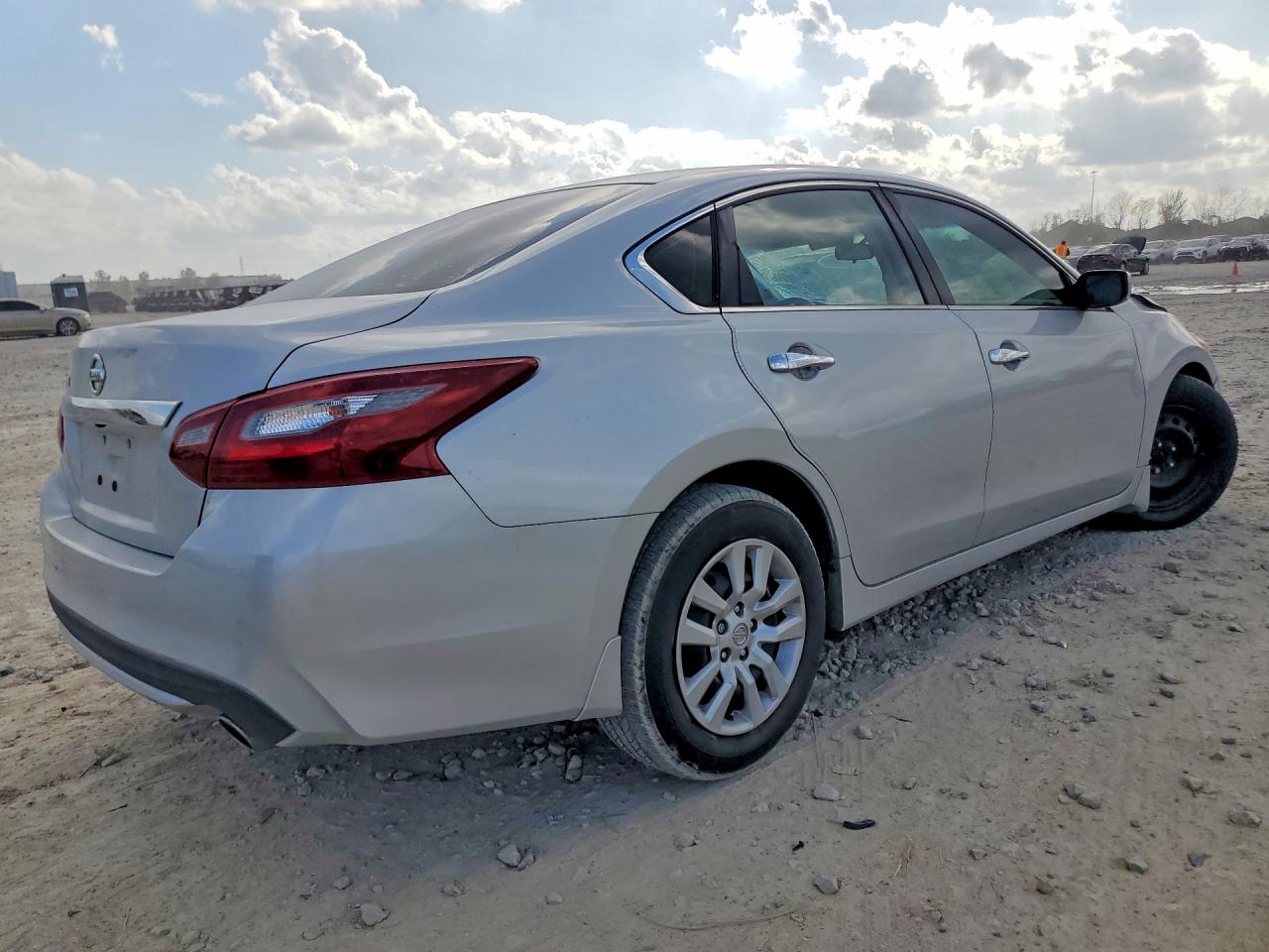 2018 Nissan Altima 2.5 S Silver vin: 1N4AL3AP6JC111599