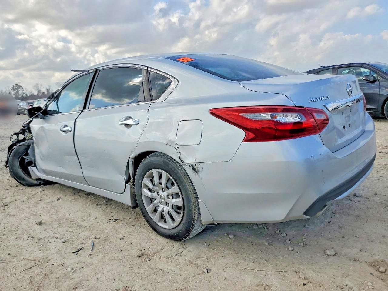 2018 Nissan Altima 2.5 S Silver vin: 1N4AL3AP6JC111599