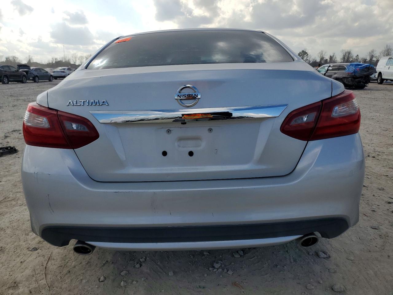 2018 Nissan Altima 2.5 S Silver vin: 1N4AL3AP6JC111599