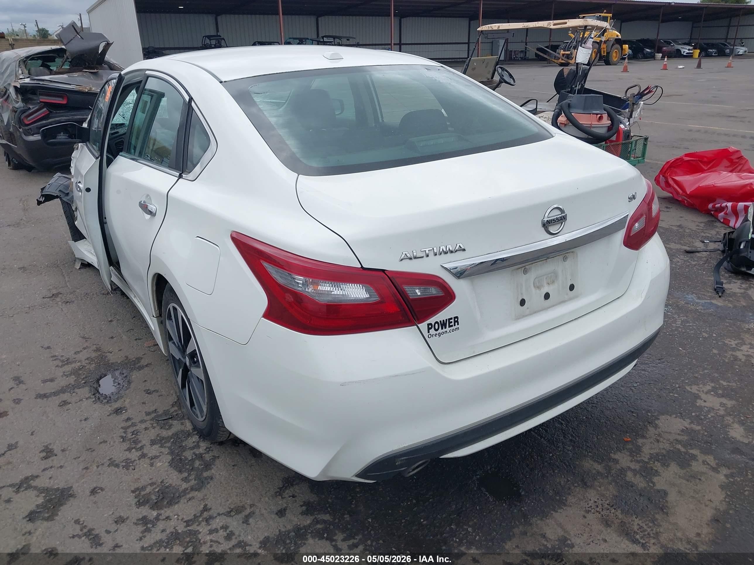 2018 Nissan Altima 2.5 Sv Белый vin: 1N4AL3AP6JC205238