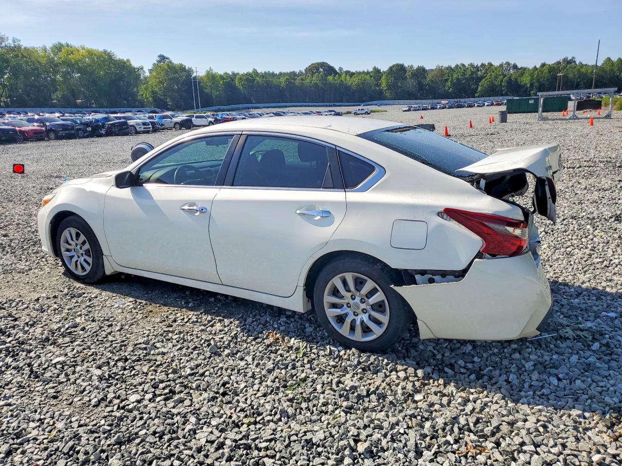2018 Nissan Altima 2.5 S White vin: 1N4AL3AP6JC472976