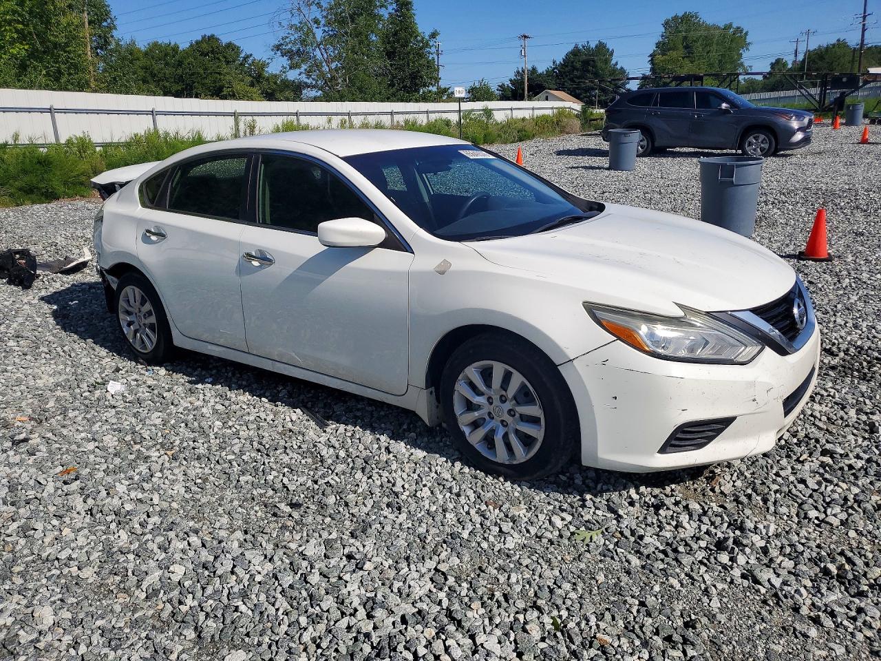 2018 Nissan Altima 2.5 S White vin: 1N4AL3AP6JC472976
