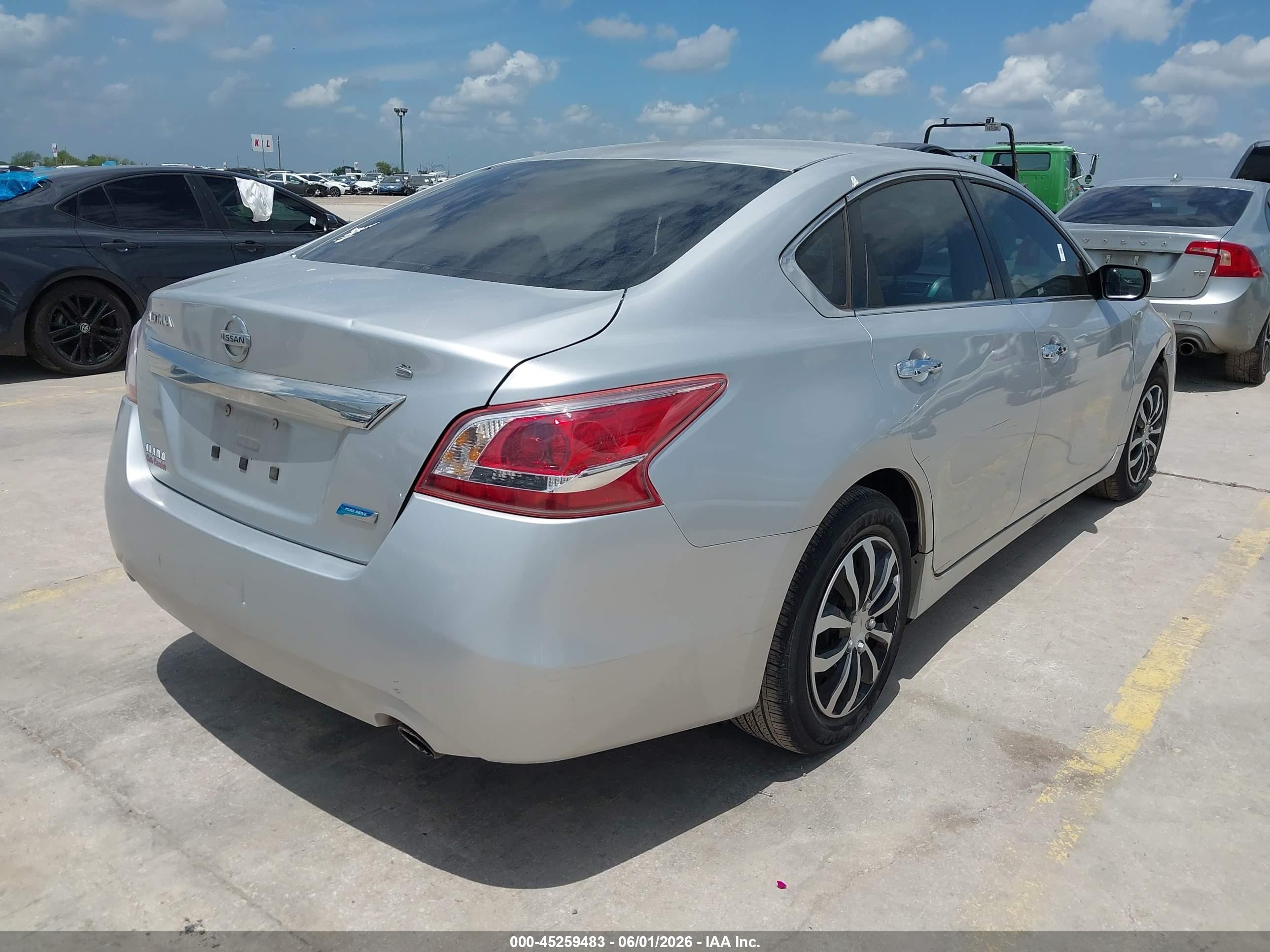2013 Nissan Altima 2.5 S Silver vin: 1N4AL3AP7DC111471