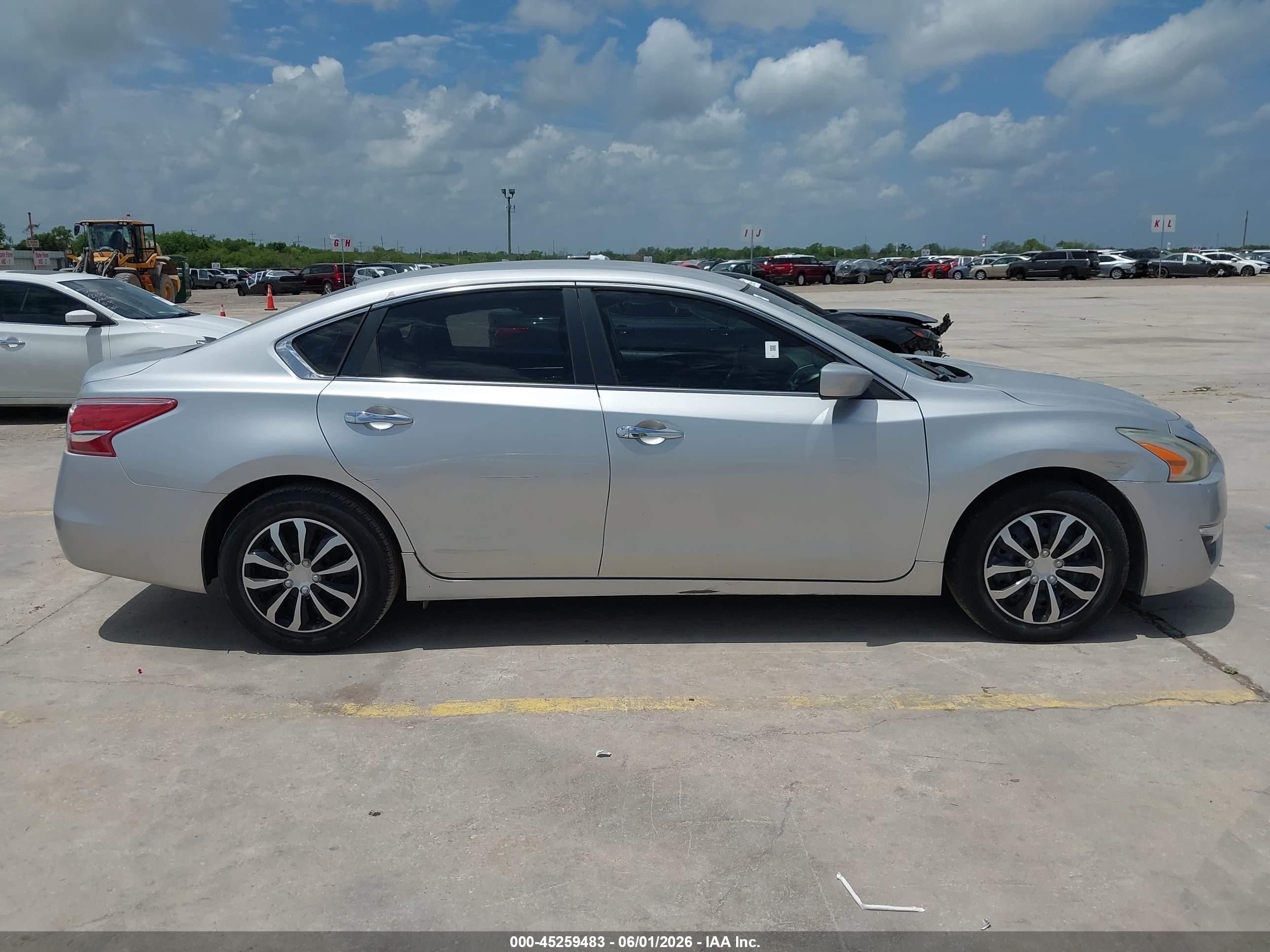 2013 Nissan Altima 2.5 S Silver vin: 1N4AL3AP7DC111471