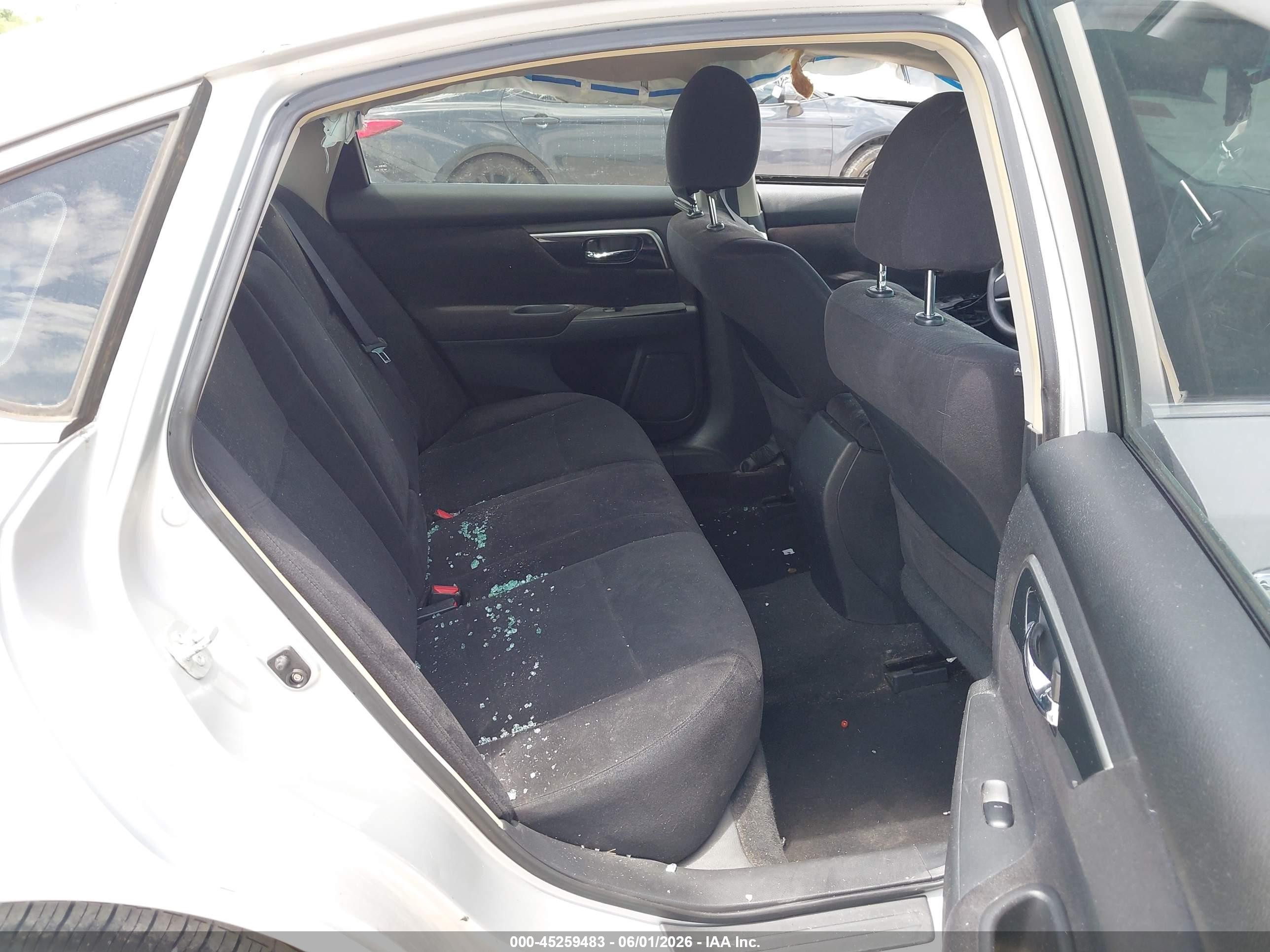 2013 Nissan Altima 2.5 S Silver vin: 1N4AL3AP7DC111471