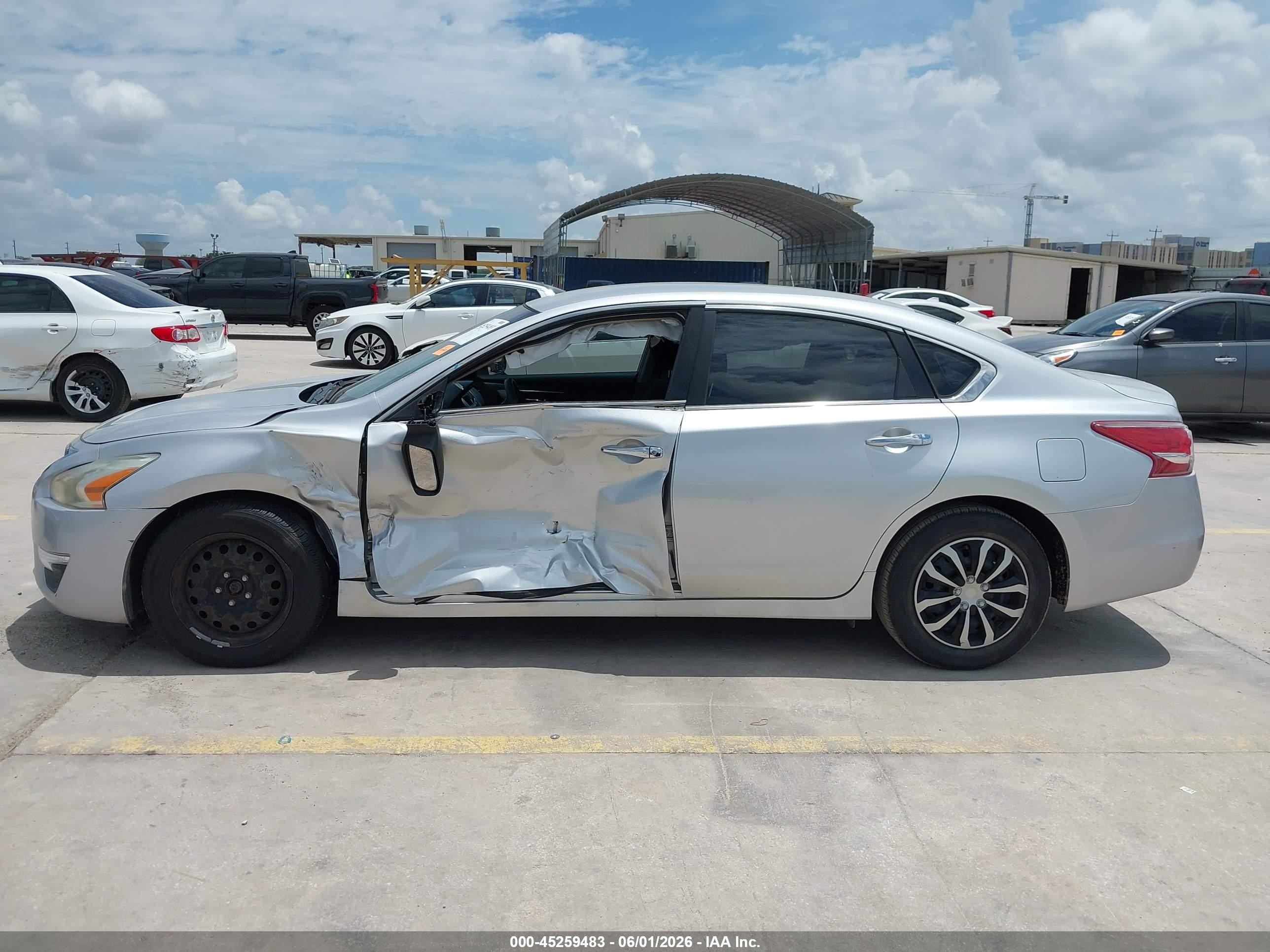 2013 Nissan Altima 2.5 S Silver vin: 1N4AL3AP7DC111471