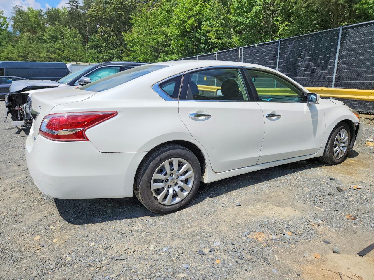 2013 Nissan Altima 2.5 White vin: 1N4AL3AP7DC124950