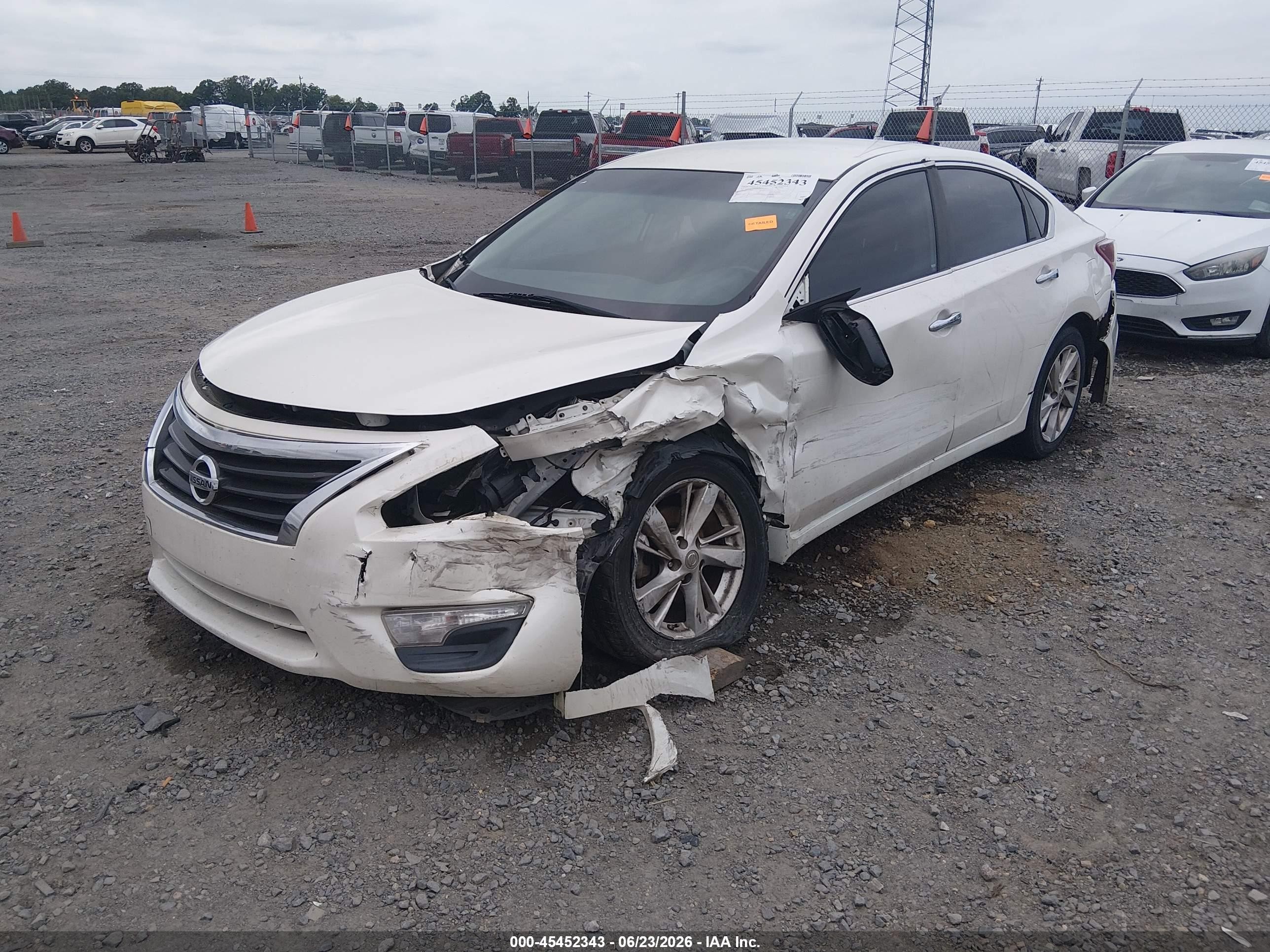 2013 Nissan Altima 2.5 Sv White vin: 1N4AL3AP7DC186963