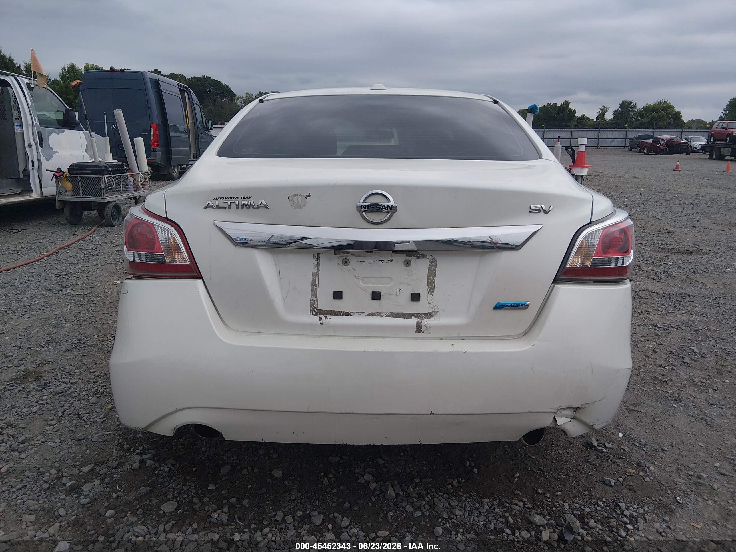 2013 Nissan Altima 2.5 Sv White vin: 1N4AL3AP7DC186963