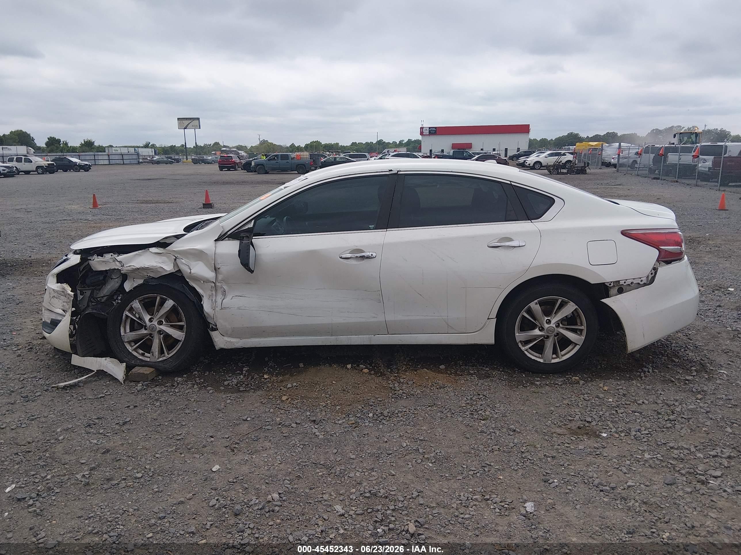2013 Nissan Altima 2.5 Sv White vin: 1N4AL3AP7DC186963