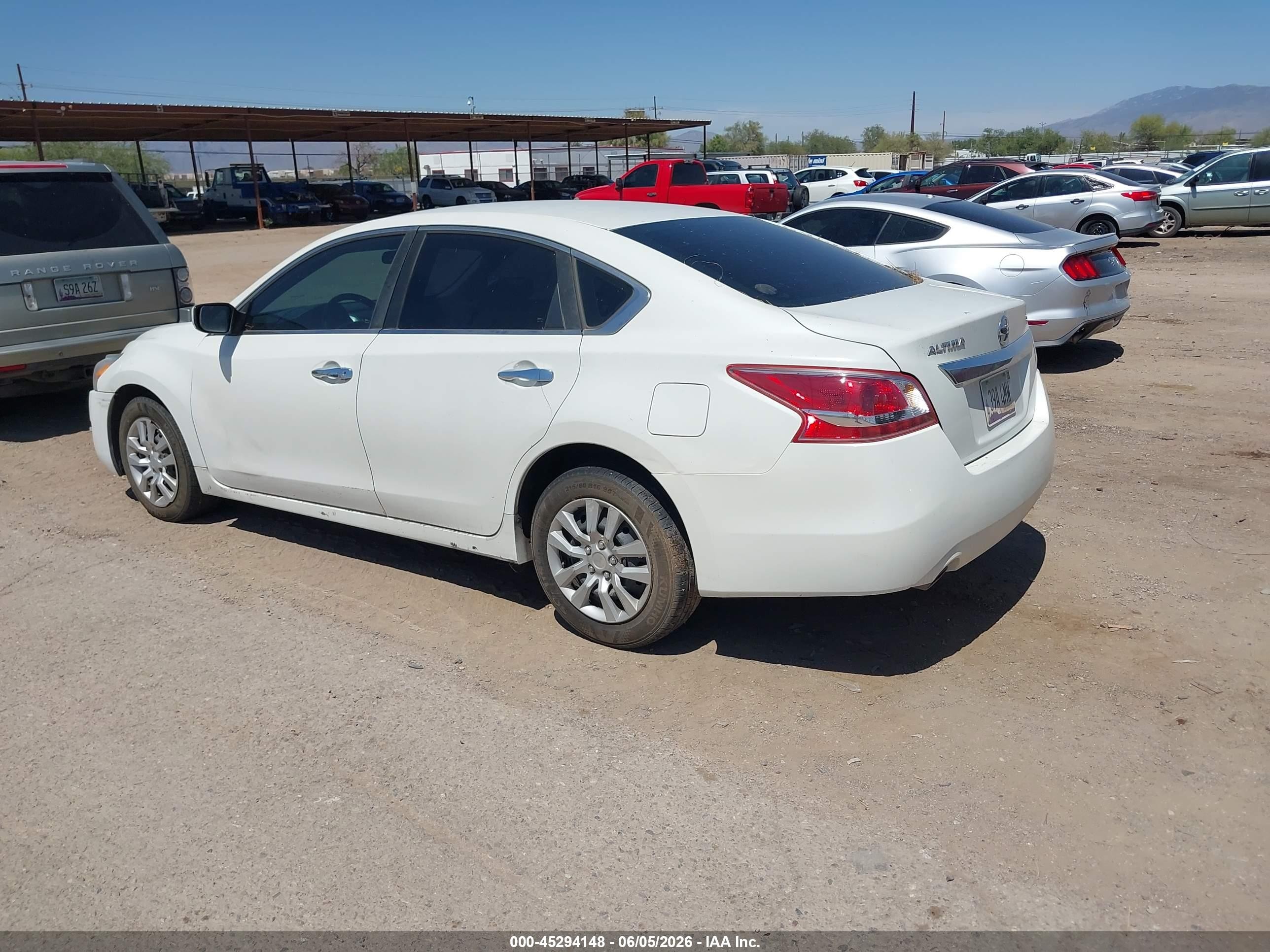2013 Nissan Altima 2.5 S Cream vin: 1N4AL3AP7DC189622